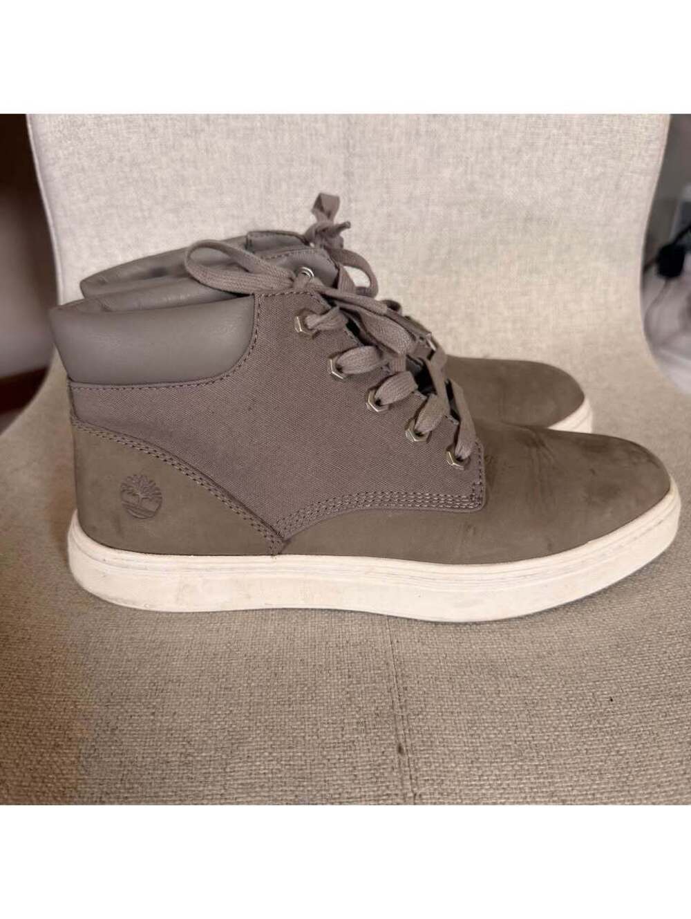 Timberland Light Gray Chukka Ankle Bootie Sneakers Women's 8.5